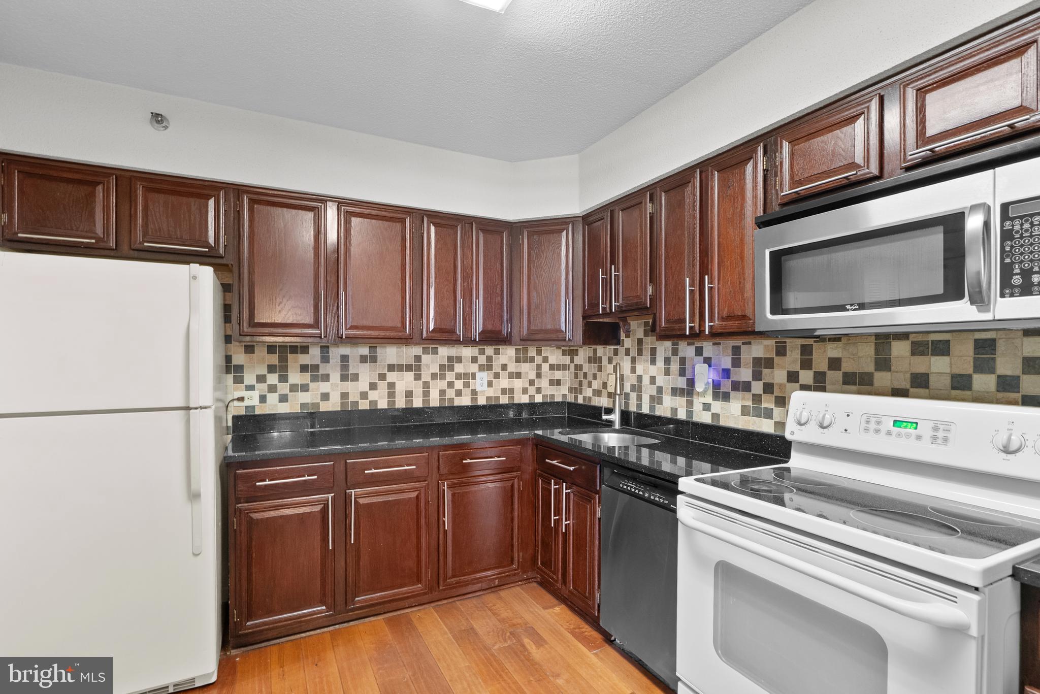 SKYLINE HOUSE - Residential Lease