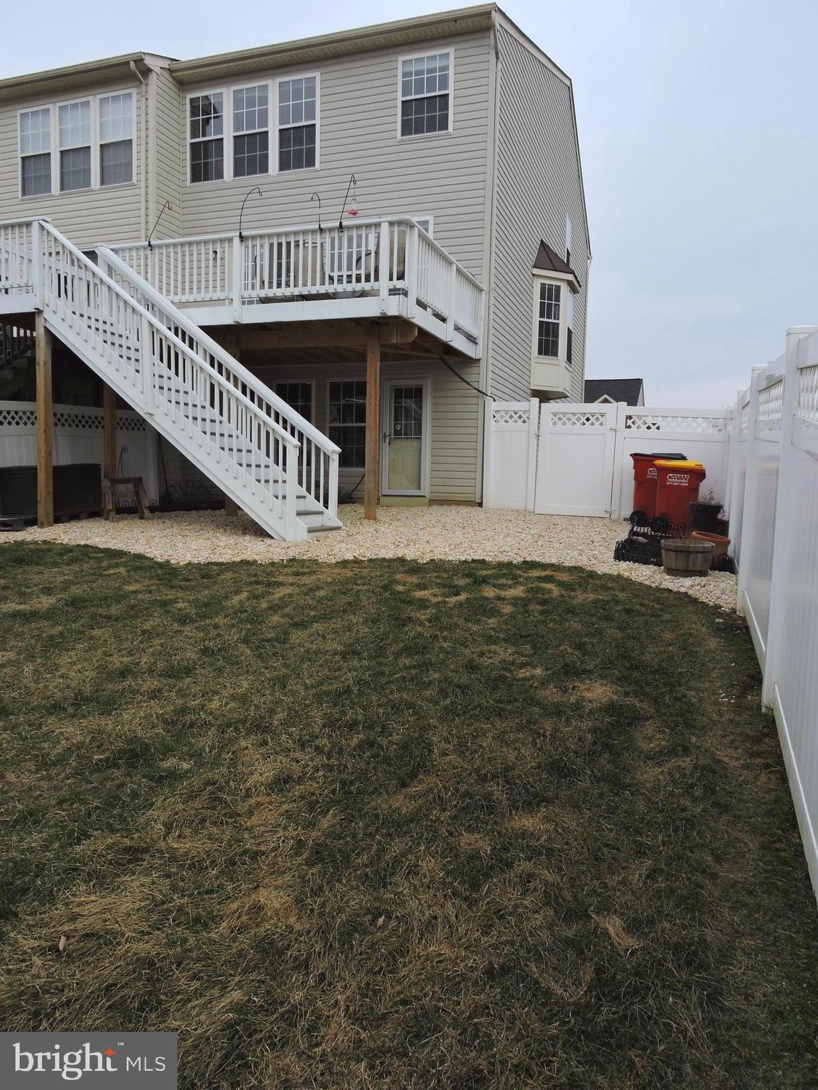 LAKELAND PLACE - Residential