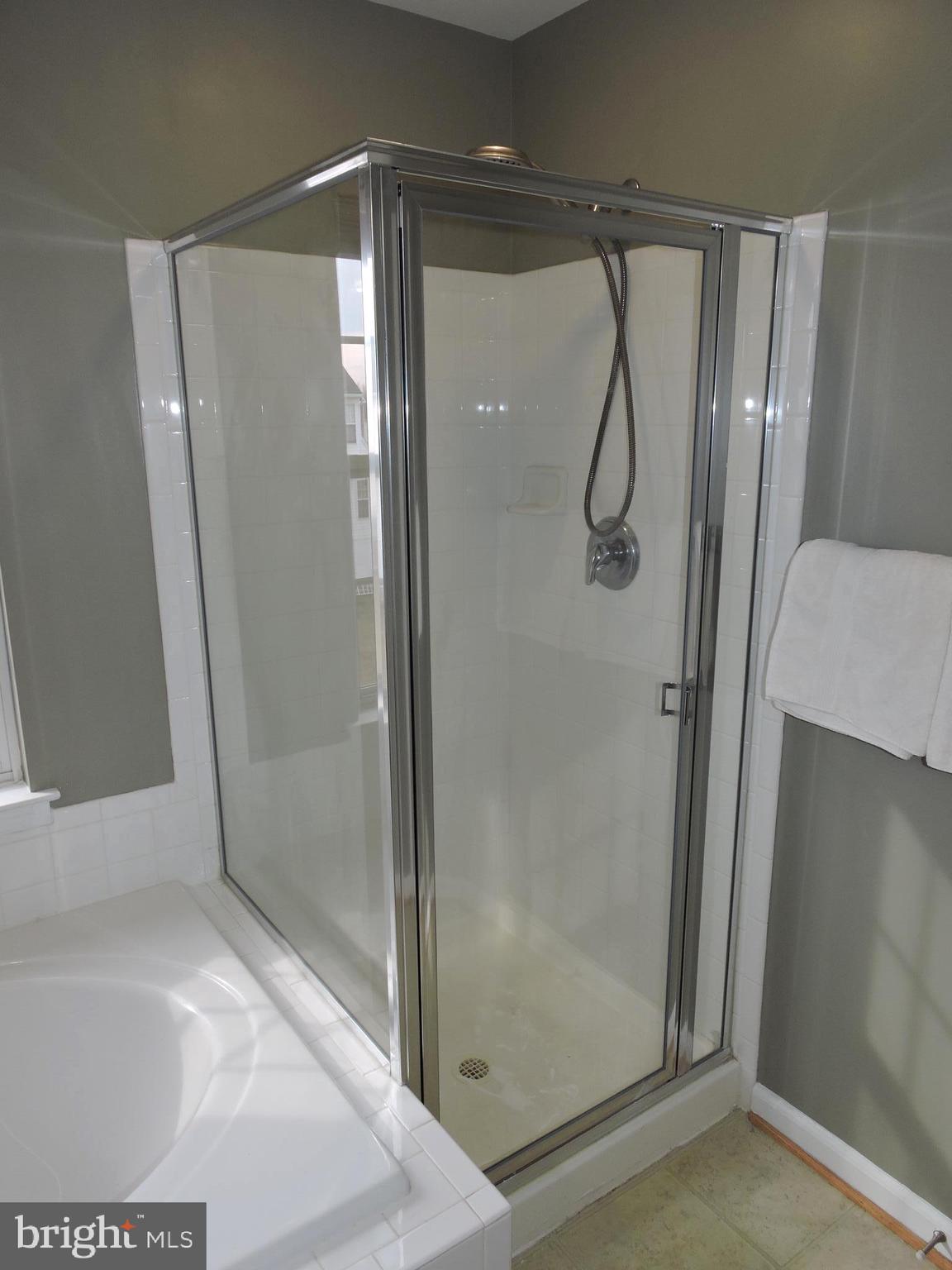 LAKELAND PLACE - Residential