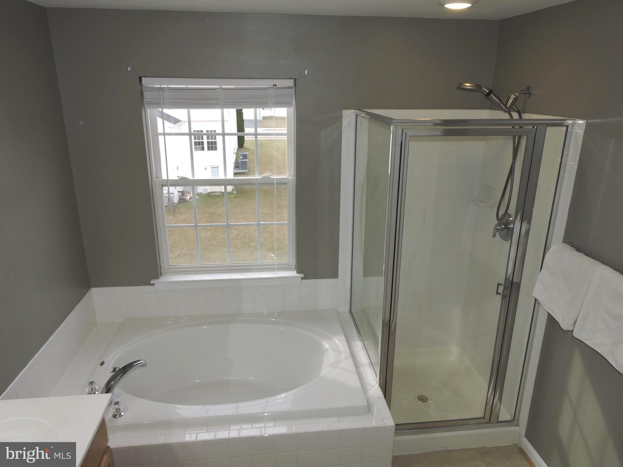 LAKELAND PLACE - Residential