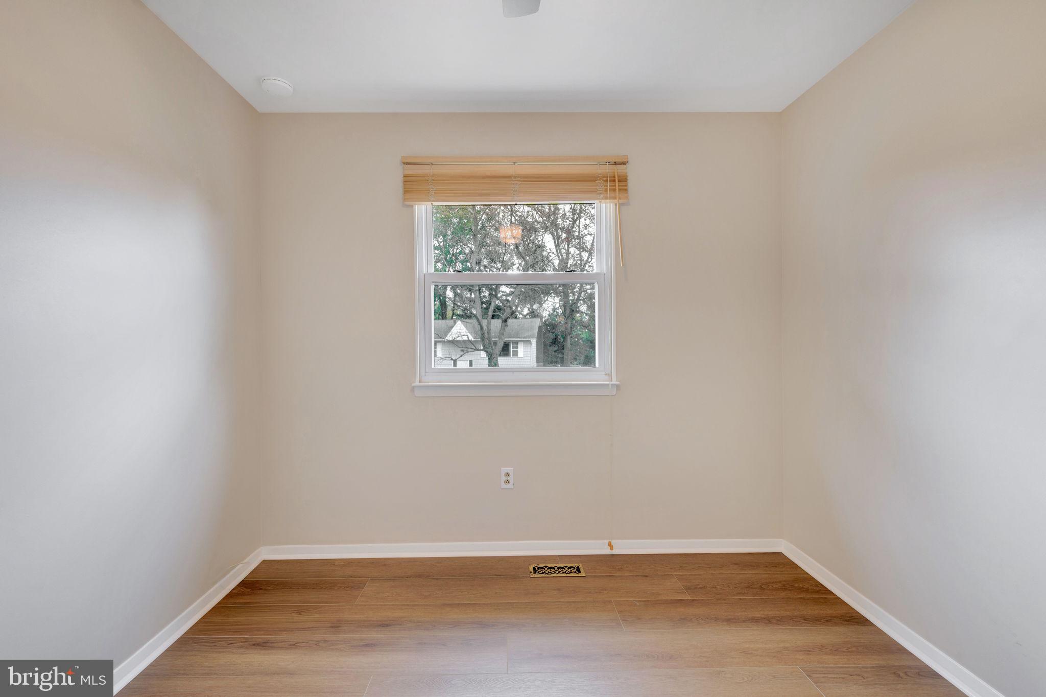 SPRIGGS COVE - Residential Lease