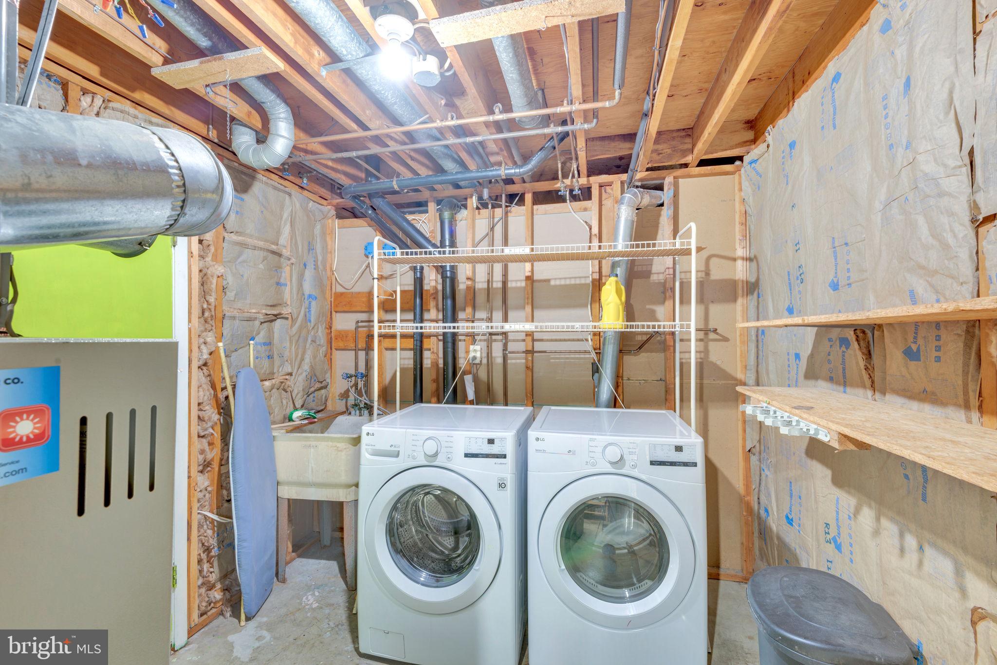 SPRIGGS COVE - Residential Lease