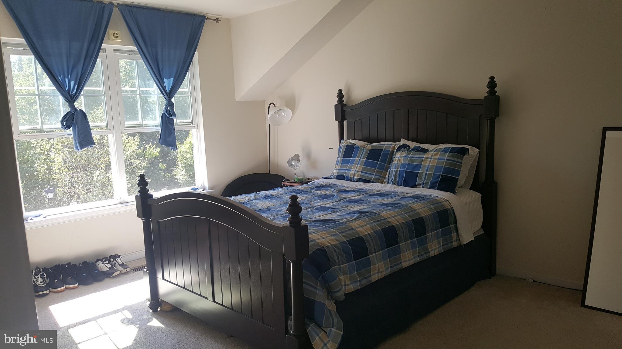 SEVEN OAKS - Residential Lease