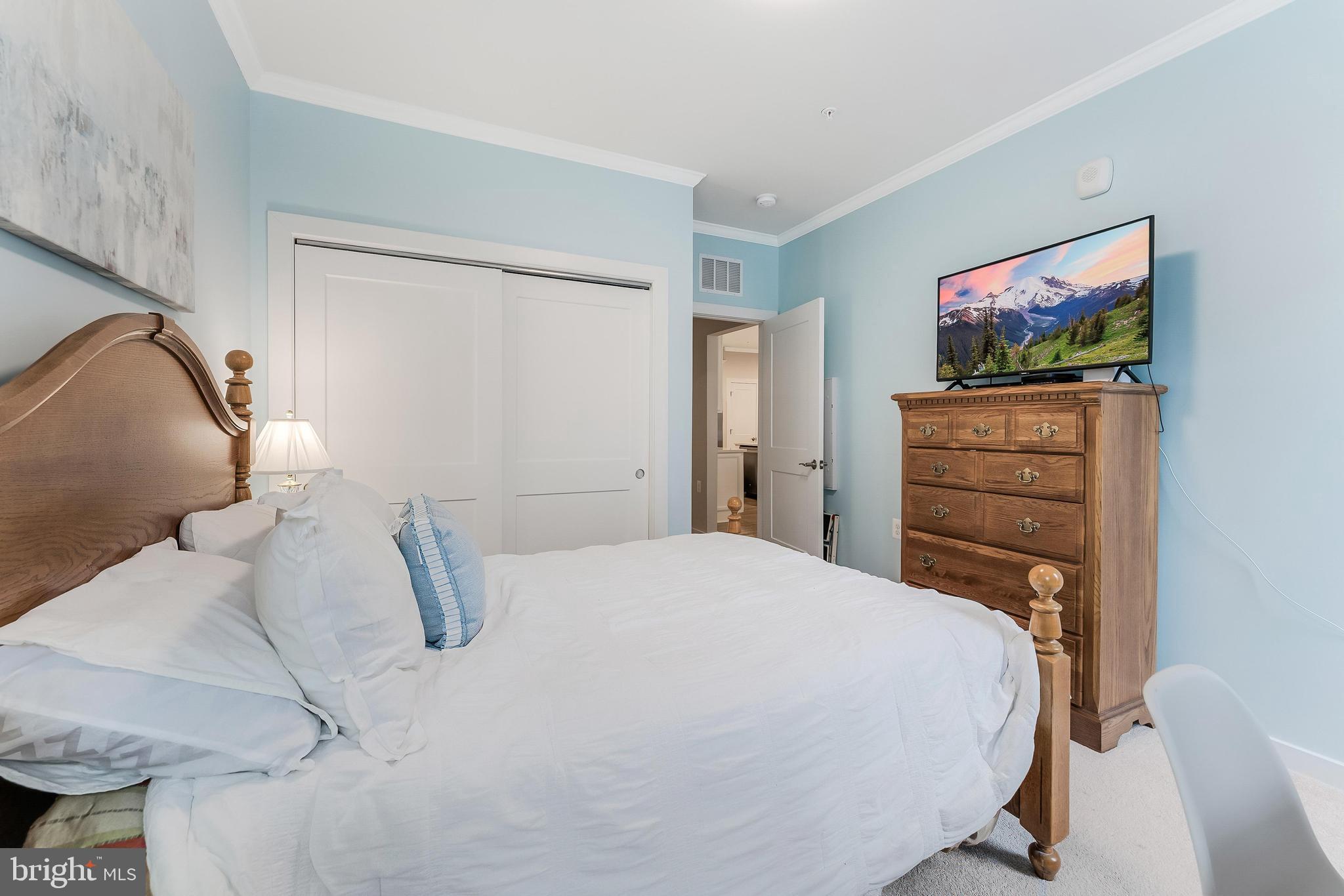 TALL OAKS - Residential