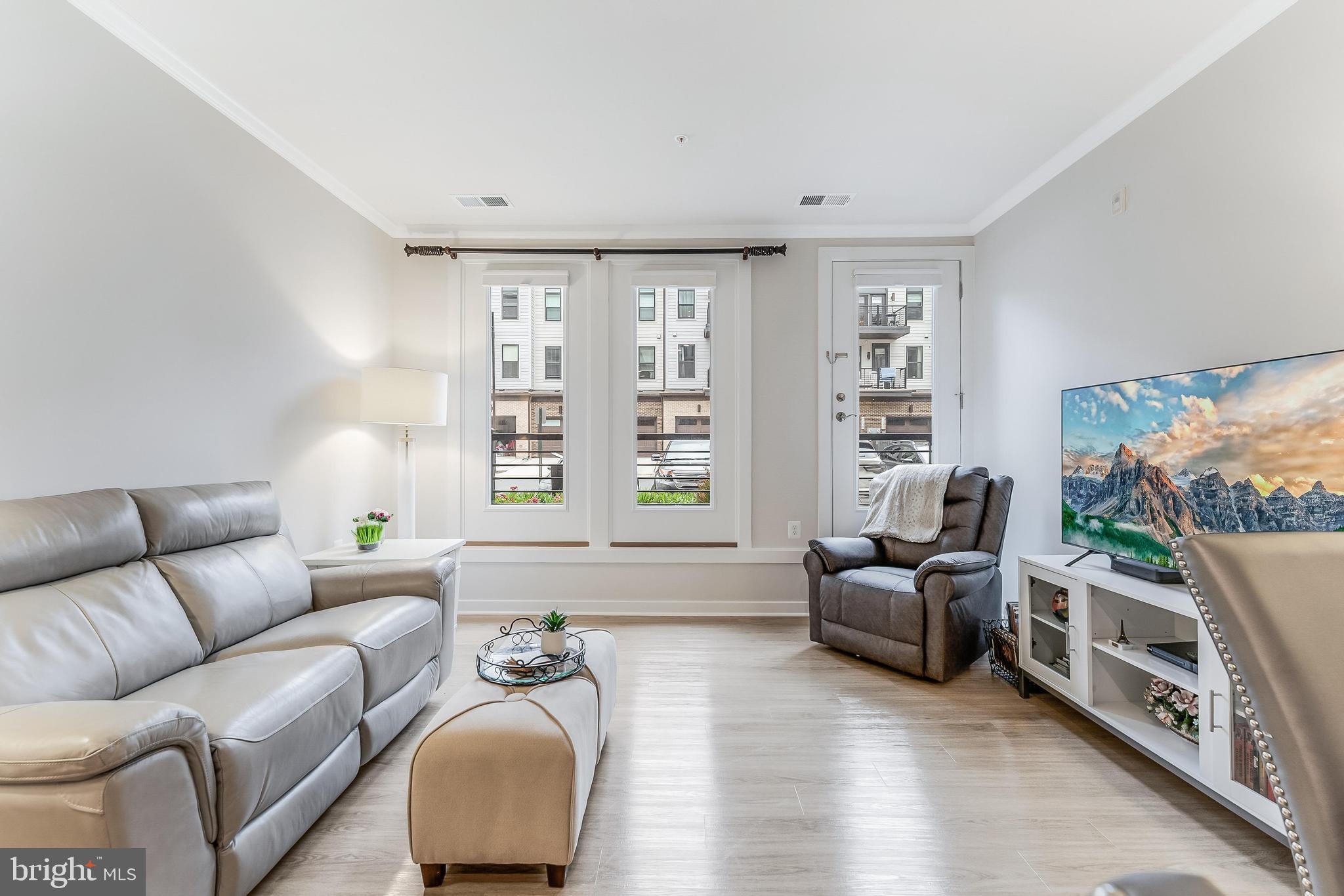 TALL OAKS - Residential