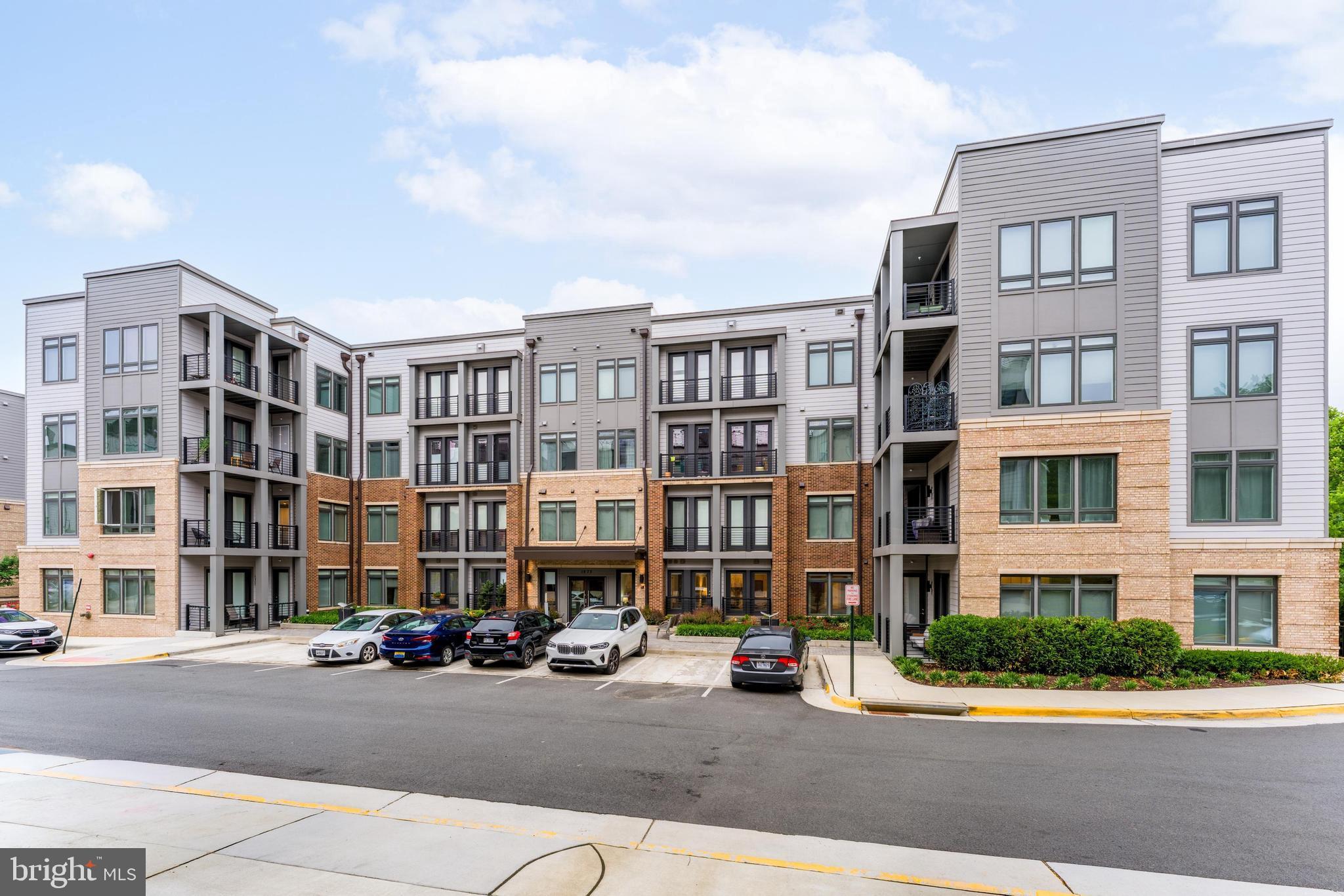 TALL OAKS - Residential