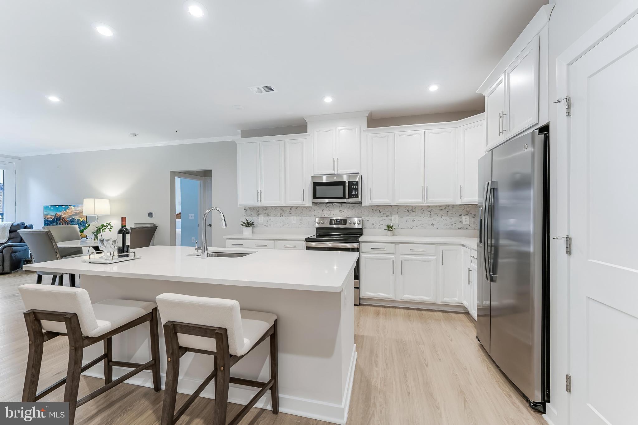 TALL OAKS - Residential