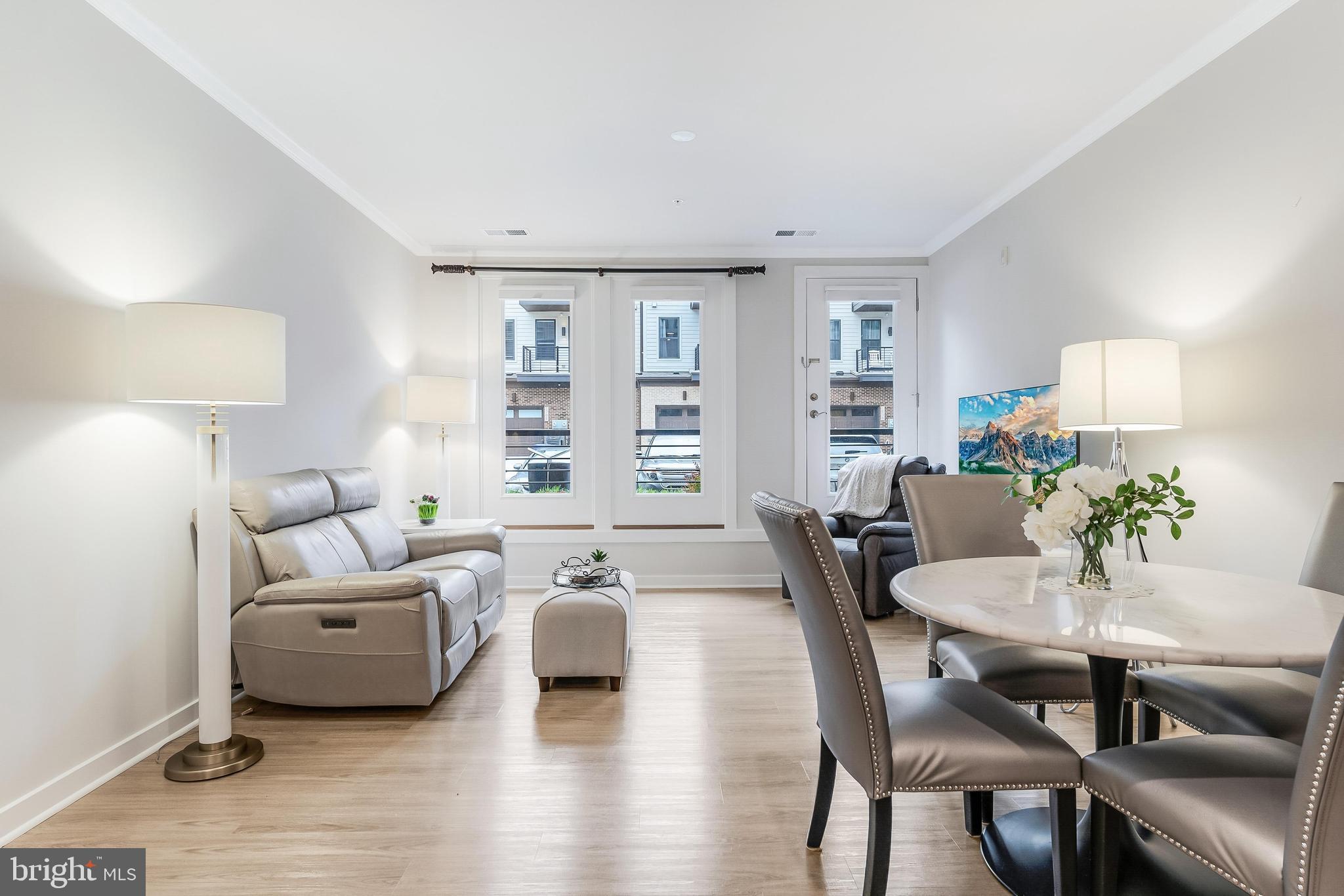 TALL OAKS - Residential