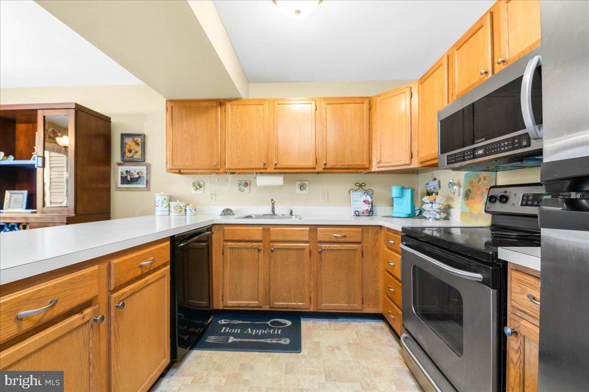 TWIN HILLS - Residential