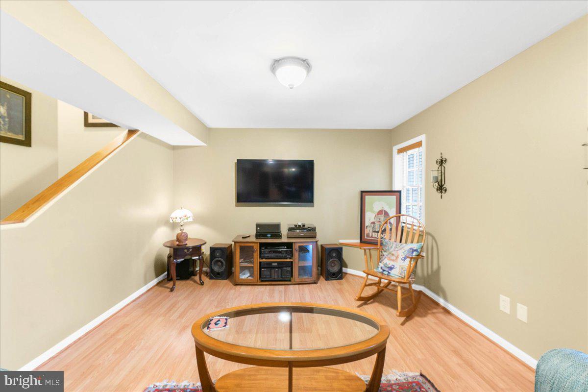 TWIN HILLS - Residential