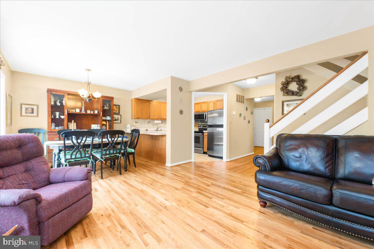 TWIN HILLS - Residential