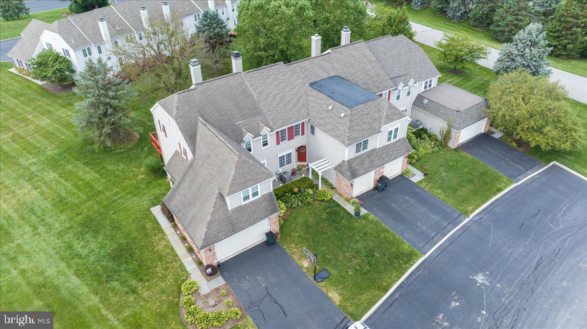 TWIN HILLS - Residential