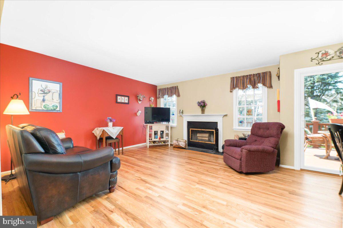 TWIN HILLS - Residential