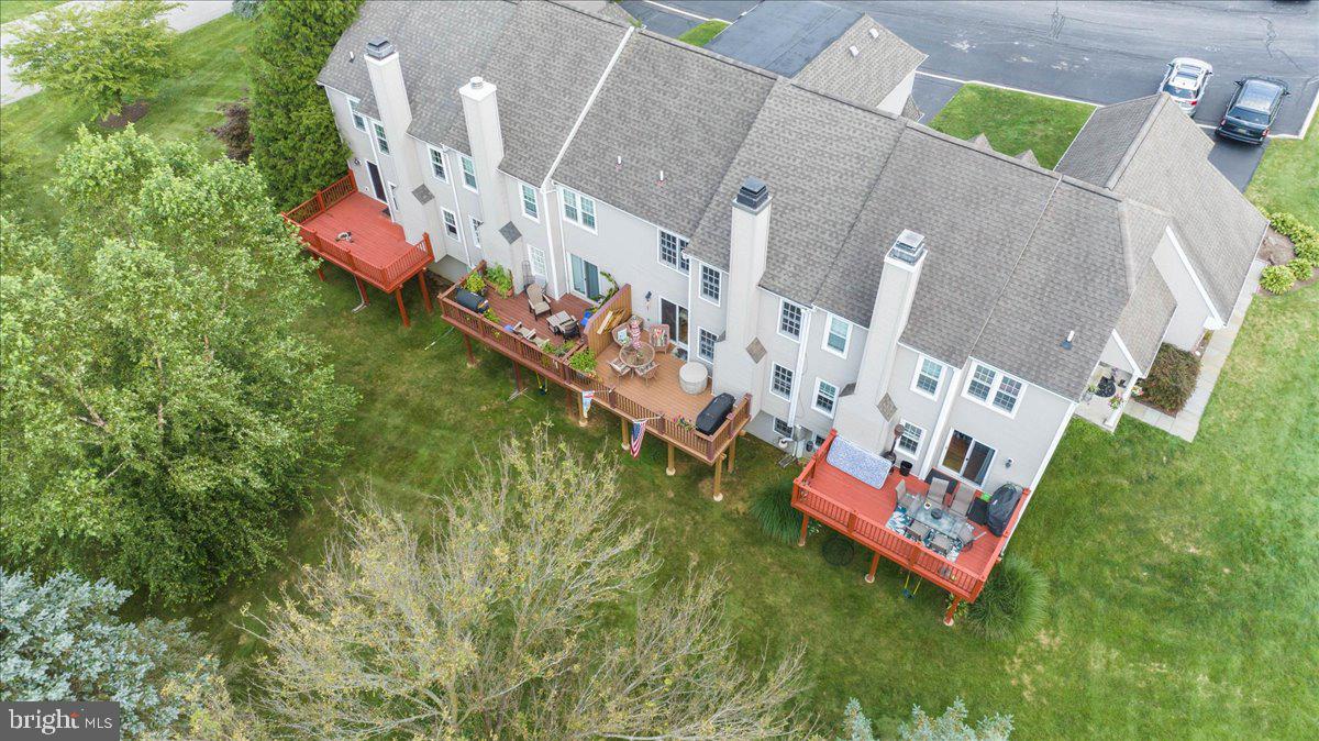 TWIN HILLS - Residential