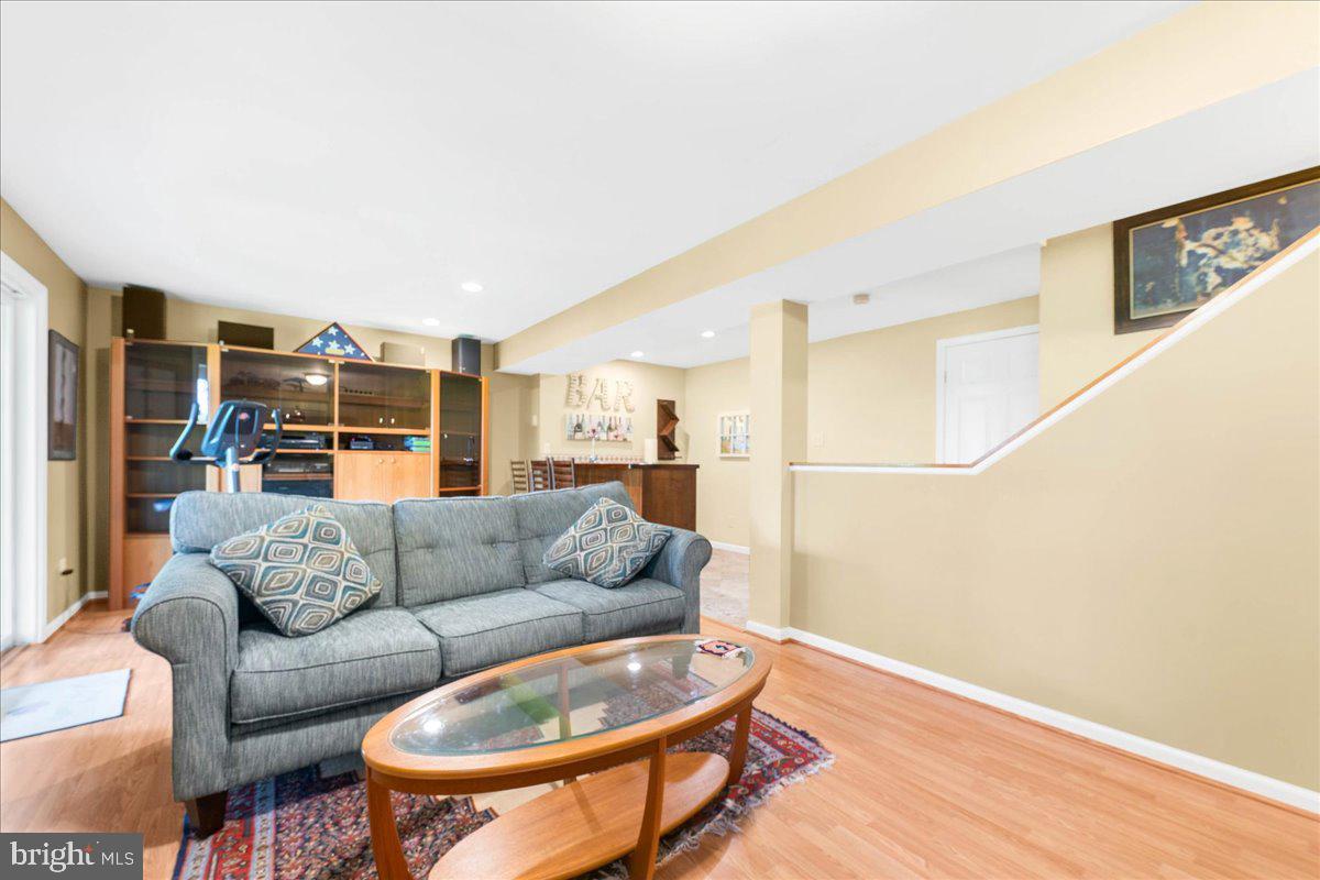 TWIN HILLS - Residential