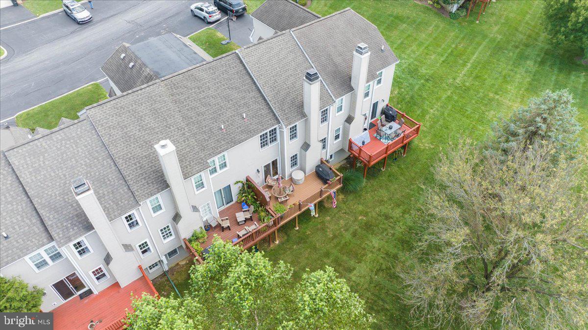 TWIN HILLS - Residential