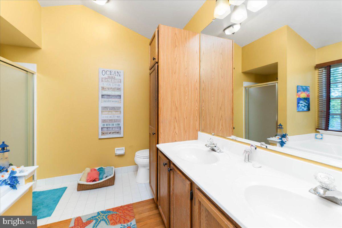 TWIN HILLS - Residential