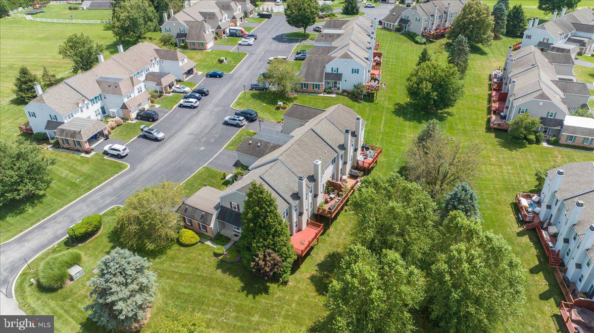 TWIN HILLS - Residential