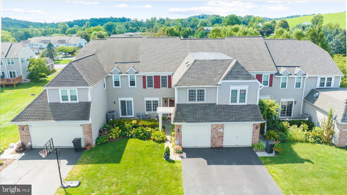 TWIN HILLS - Residential