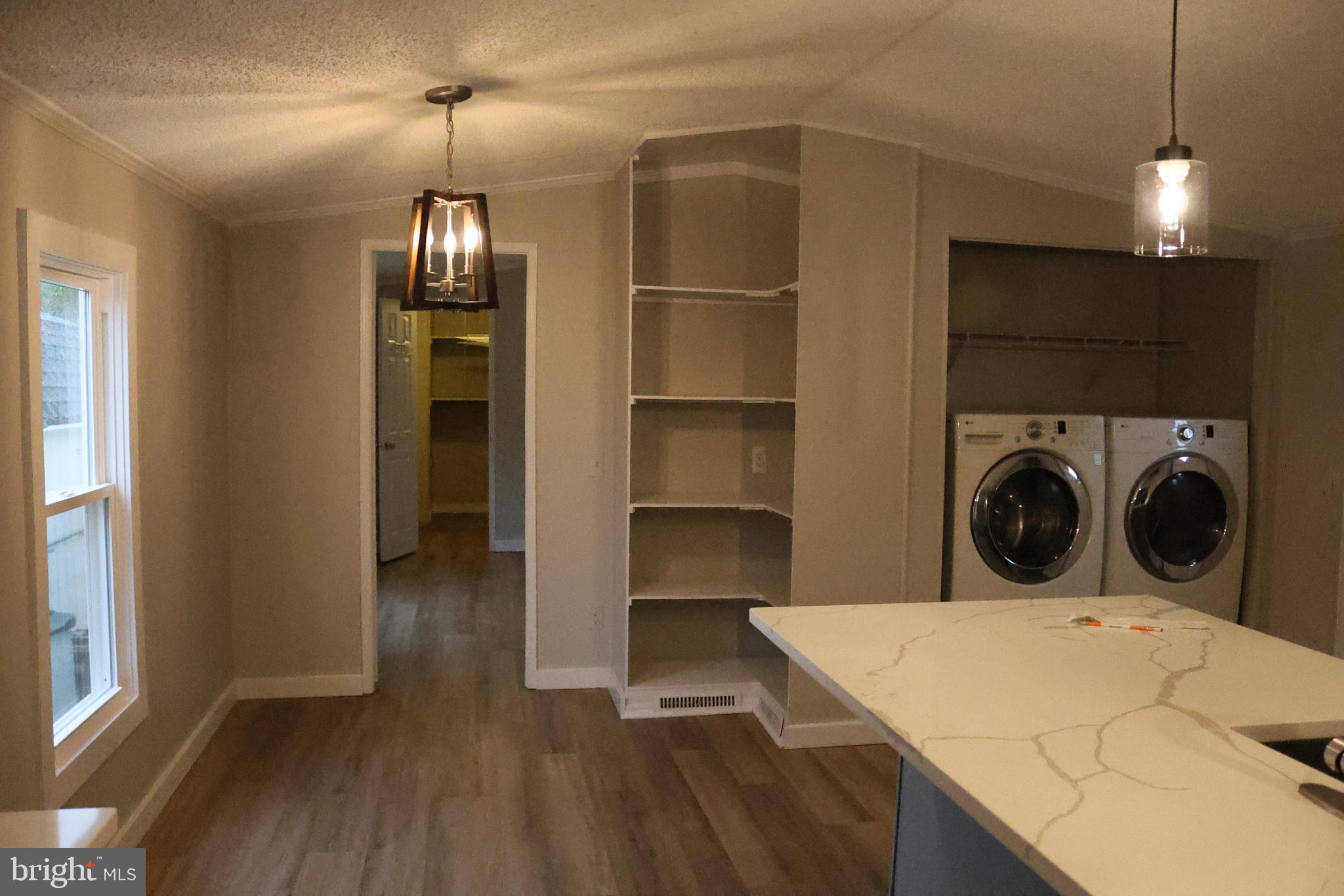 BOONES ESTATES - Residential