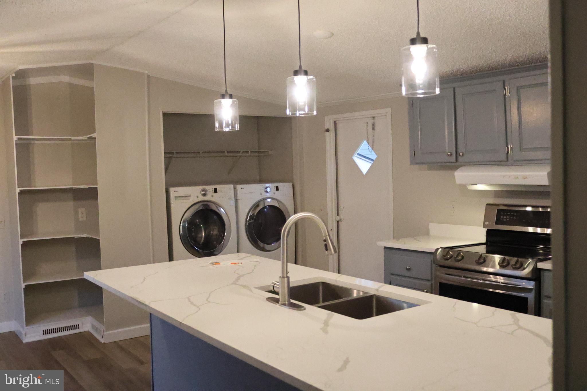 BOONES ESTATES - Residential