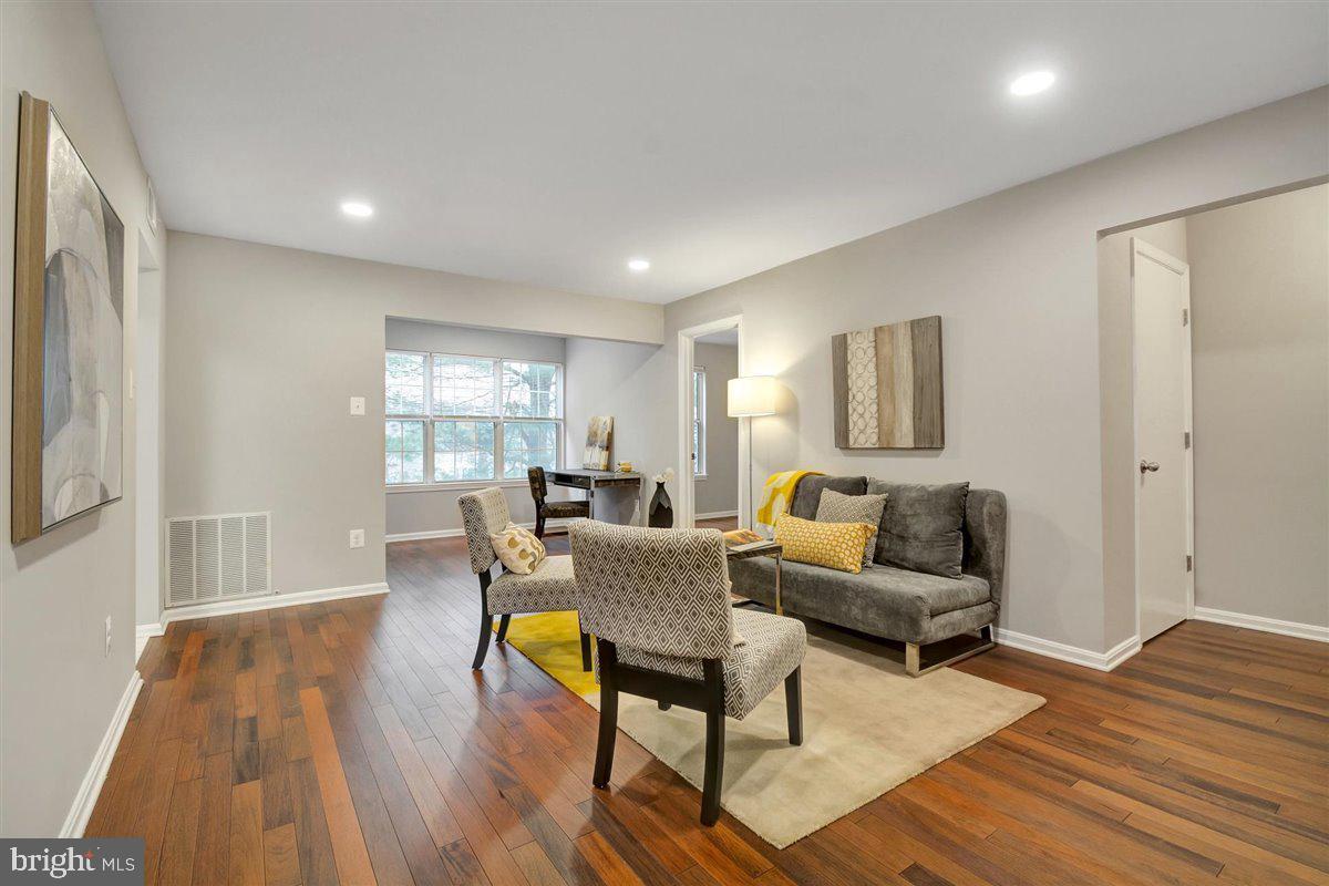 LONGMEAD CROSSING - Residential