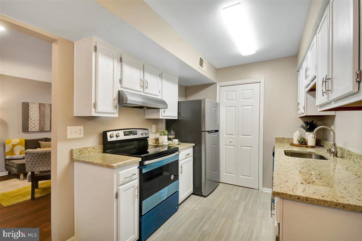 LONGMEAD CROSSING - Residential