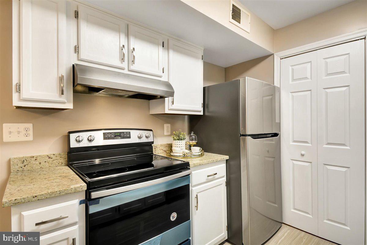 LONGMEAD CROSSING - Residential