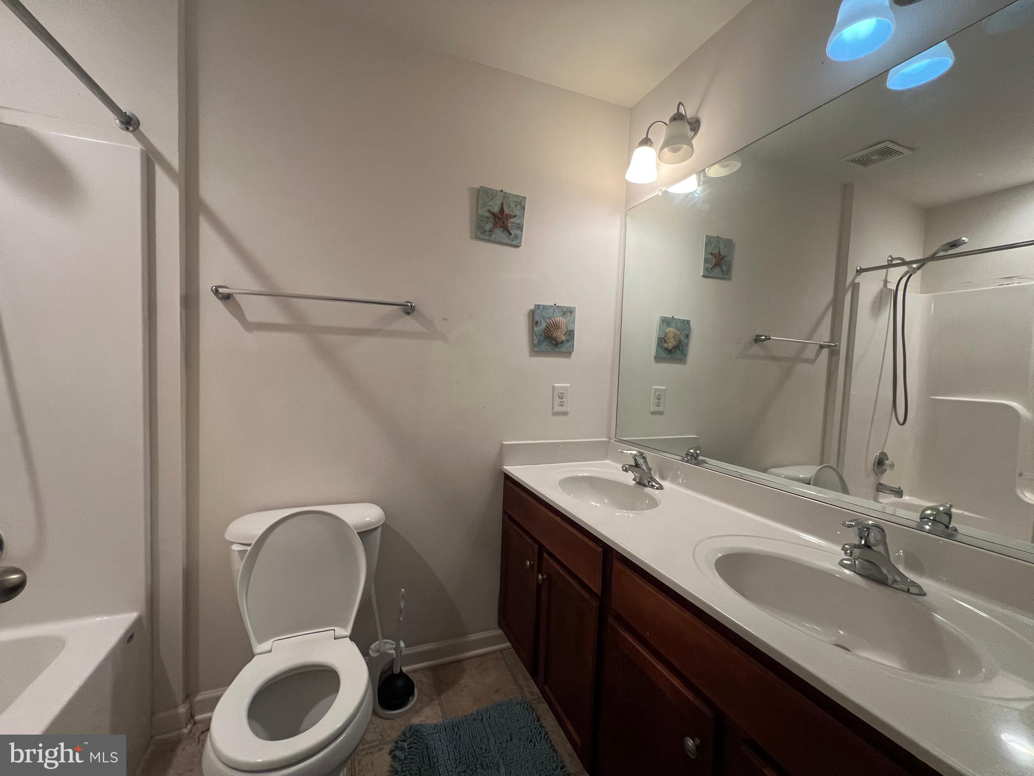 BENTWOOD ESTATES - Residential Lease