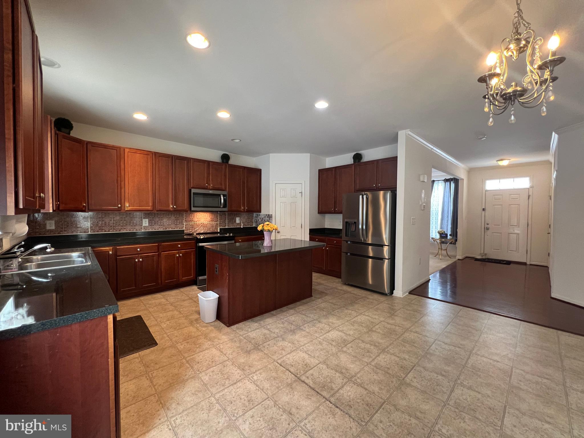 BENTWOOD ESTATES - Residential Lease