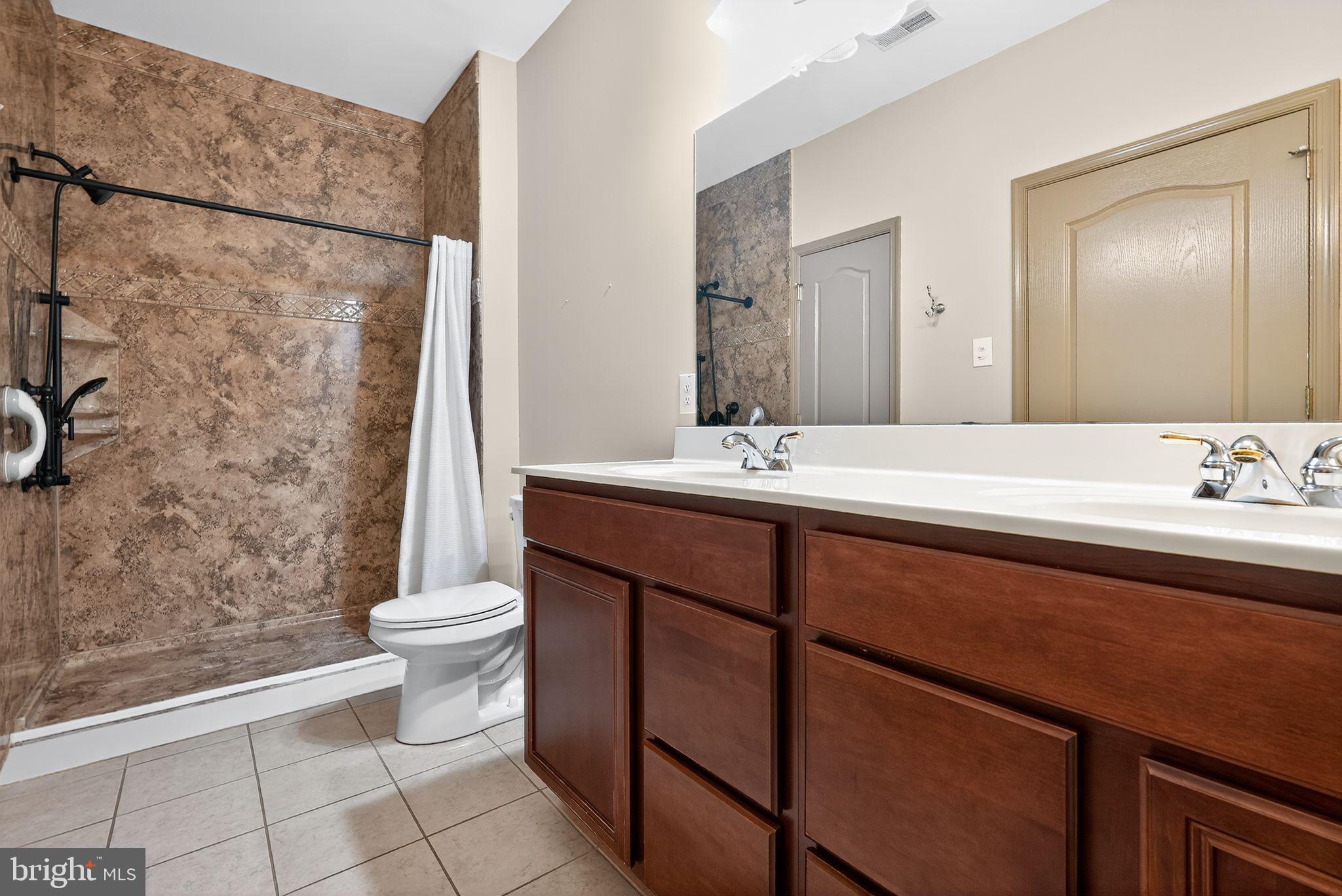 VILLAGES AT HILLVIEW - Residential