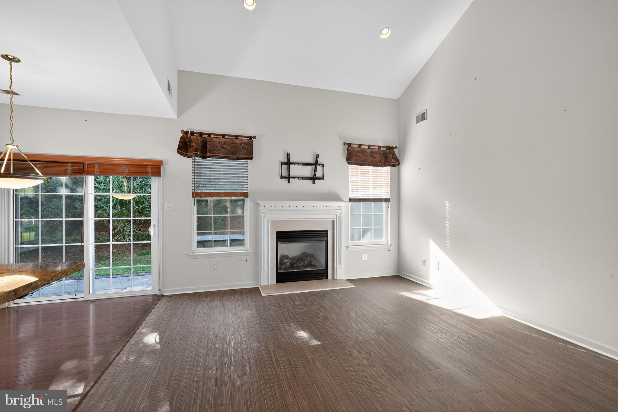 VILLAGES AT HILLVIEW - Residential