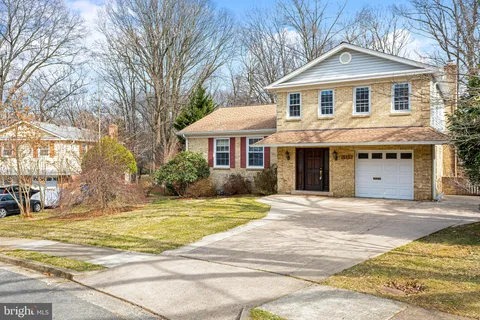 6105 Berlee Drive, Alexandria, VA MLS: VAFX2227596