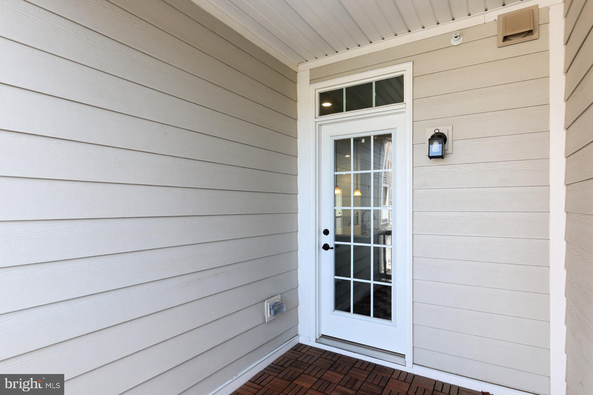 DISCOVERY SQUARE - Residential