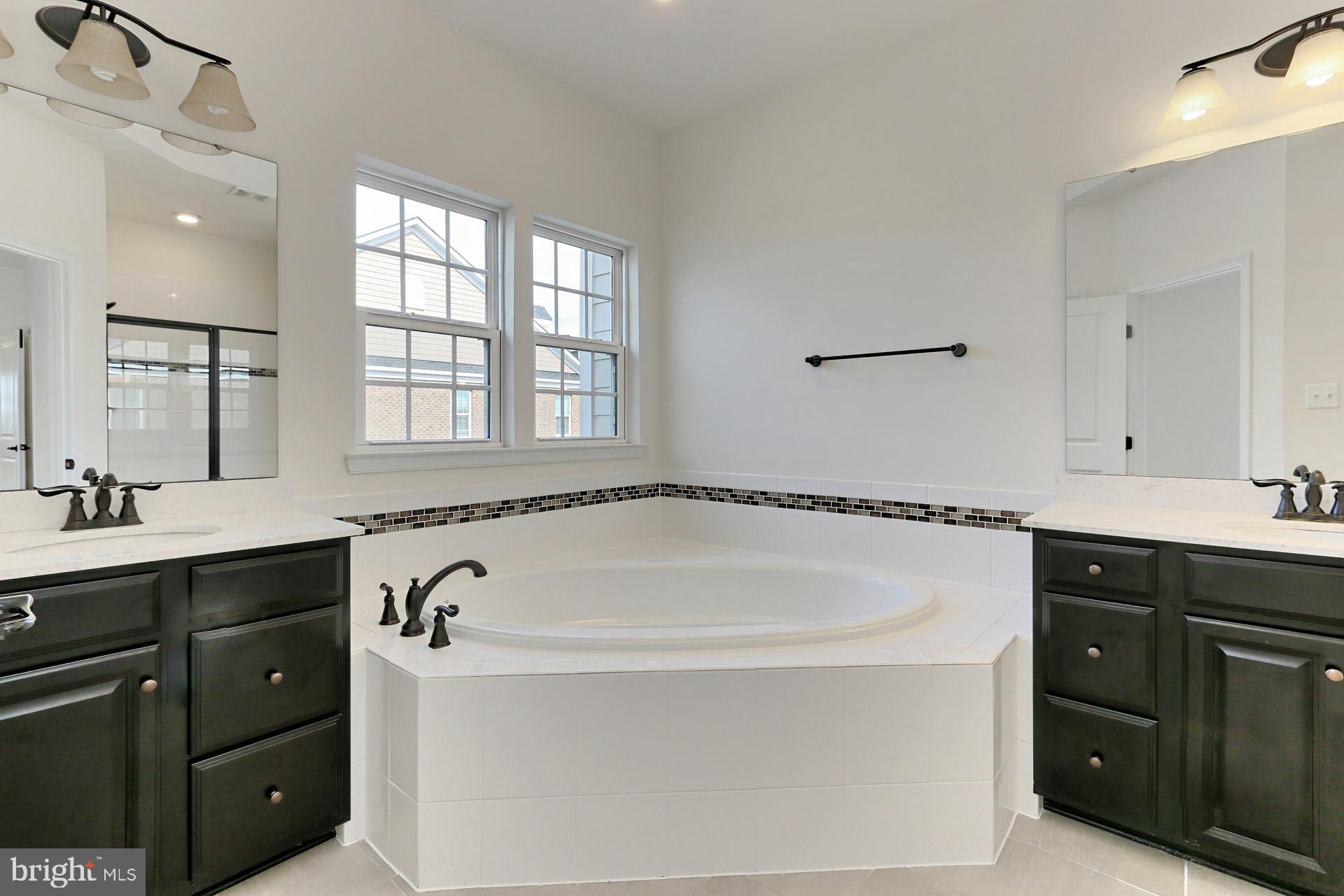 DISCOVERY SQUARE - Residential