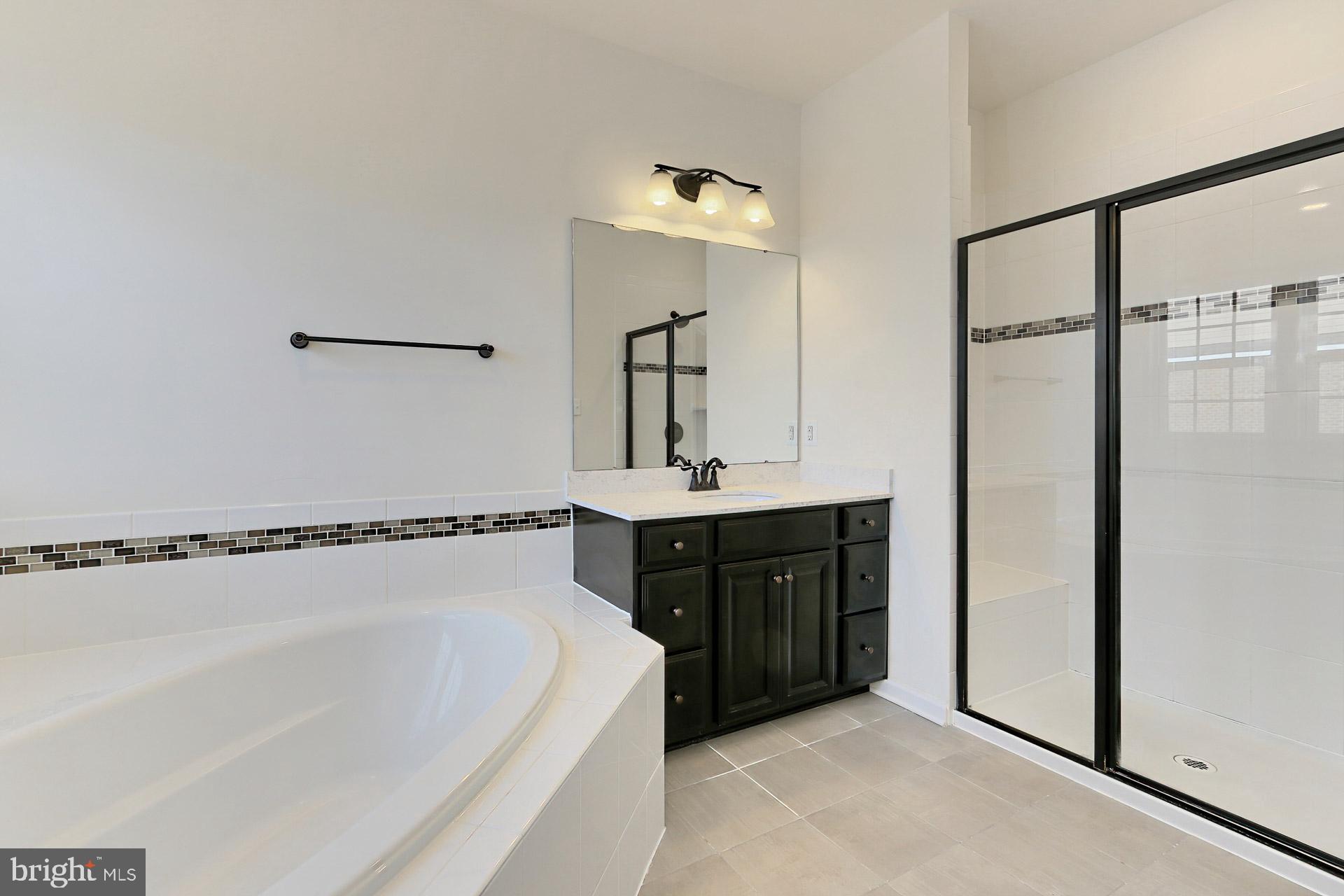 DISCOVERY SQUARE - Residential