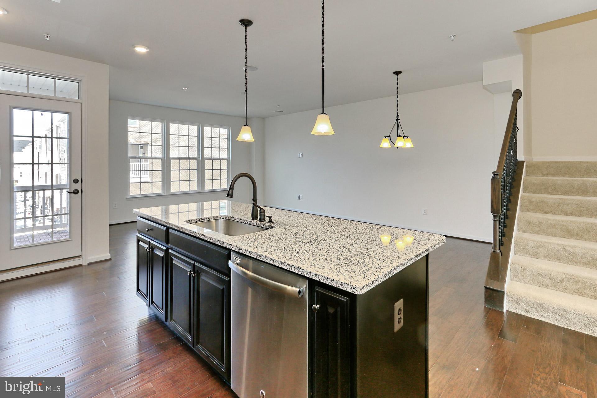 DISCOVERY SQUARE - Residential