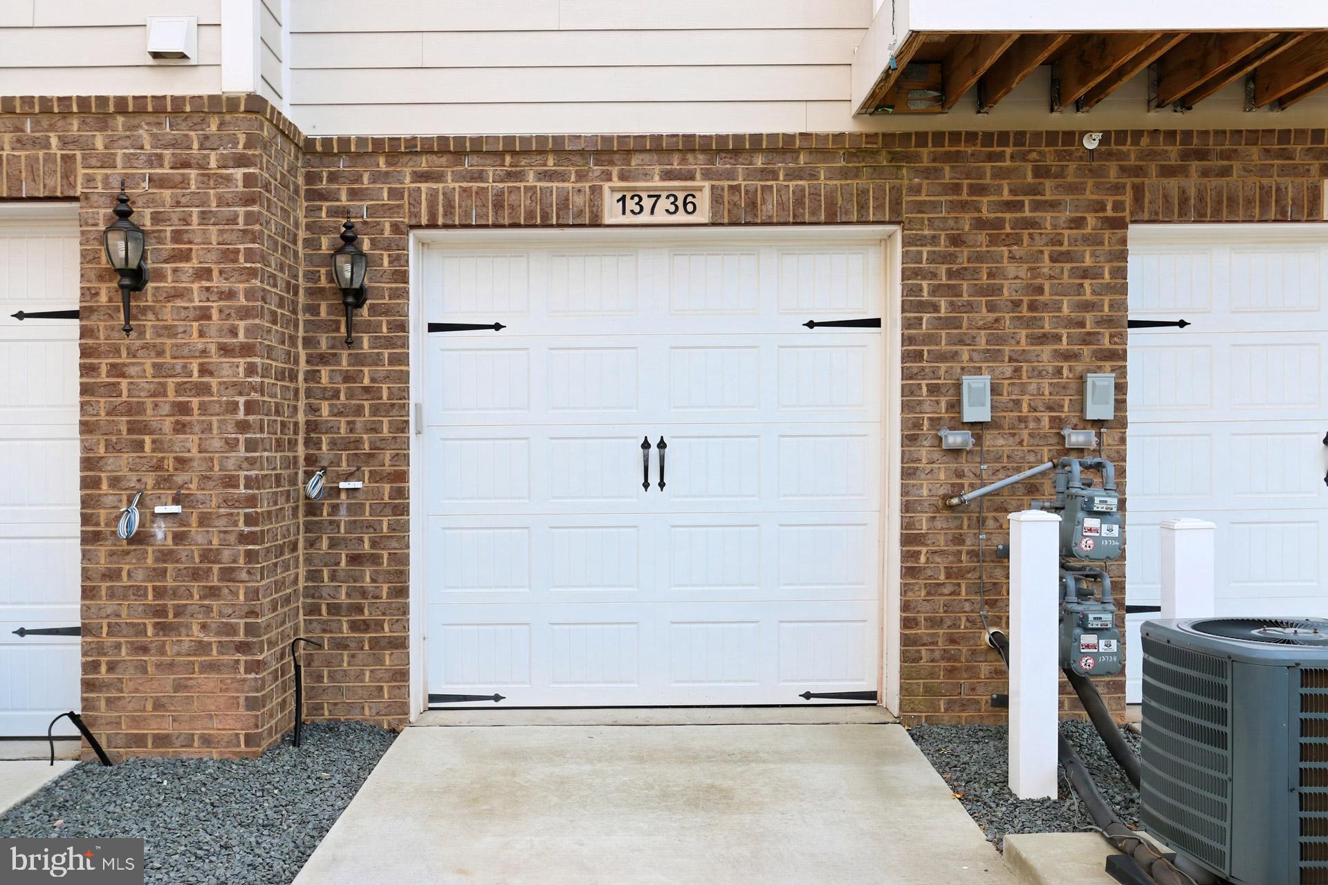 DISCOVERY SQUARE - Residential