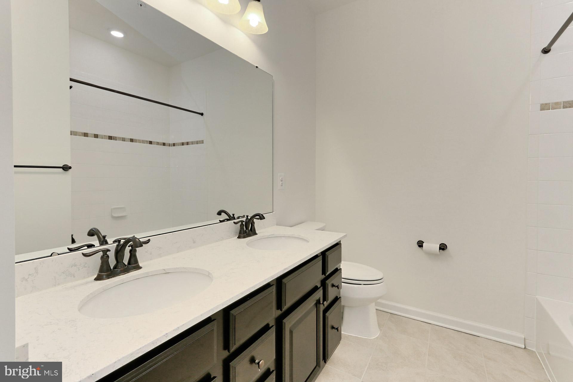 DISCOVERY SQUARE - Residential