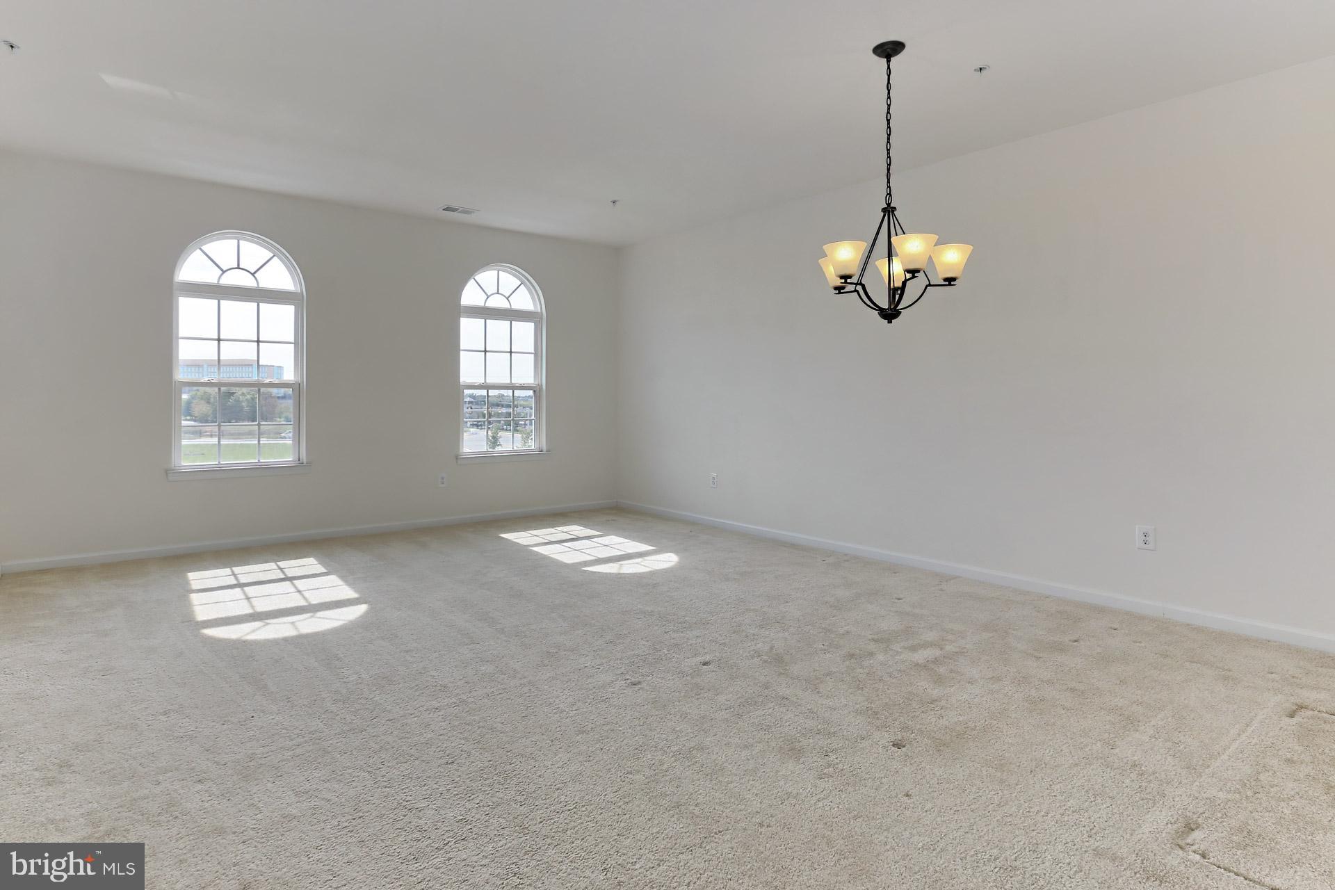 DISCOVERY SQUARE - Residential