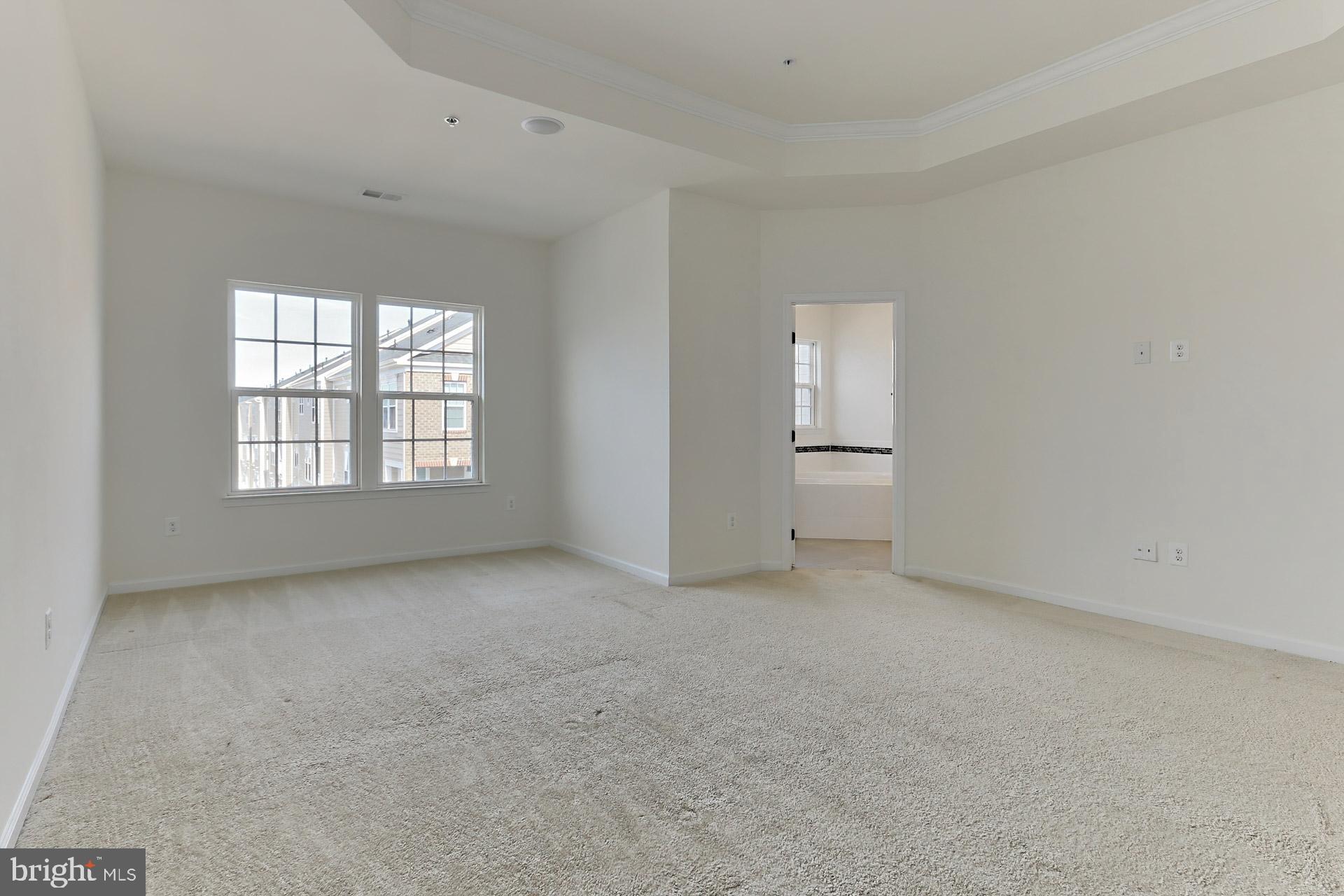 DISCOVERY SQUARE - Residential