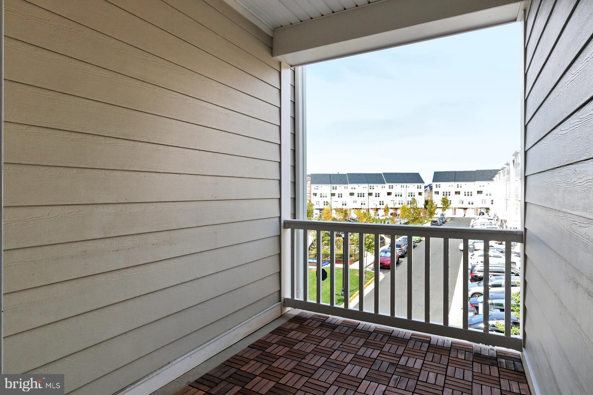 DISCOVERY SQUARE - Residential