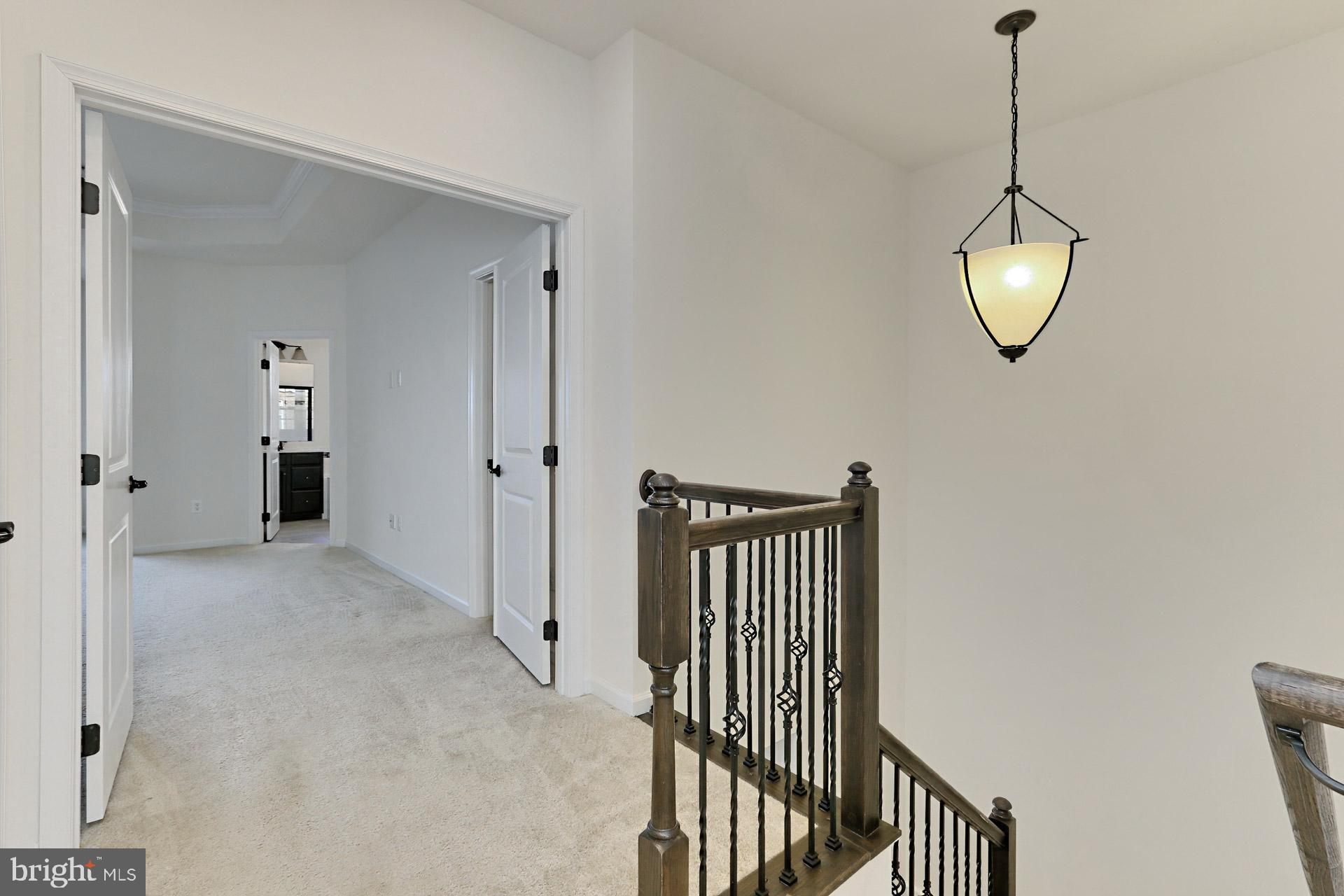 DISCOVERY SQUARE - Residential