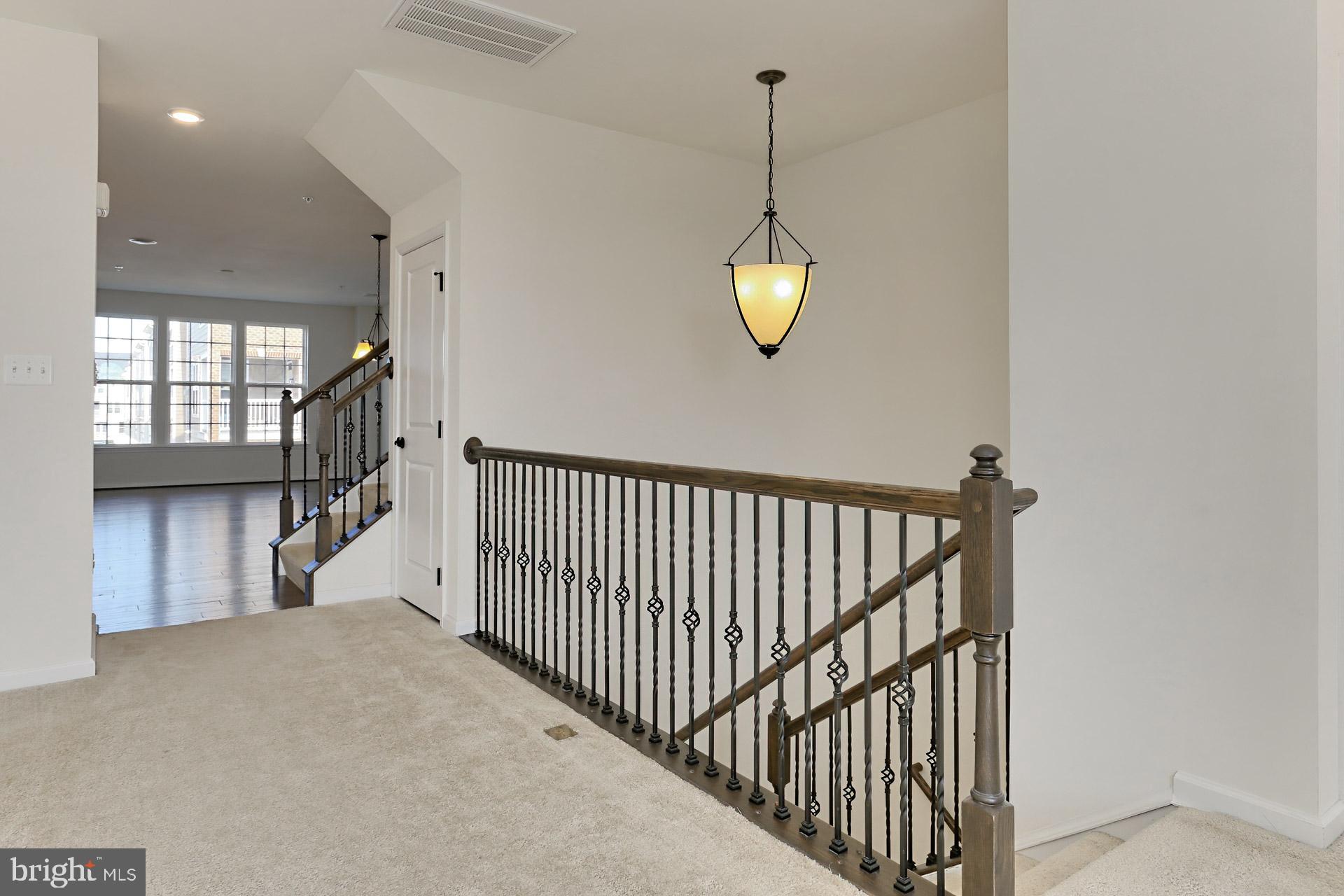 DISCOVERY SQUARE - Residential