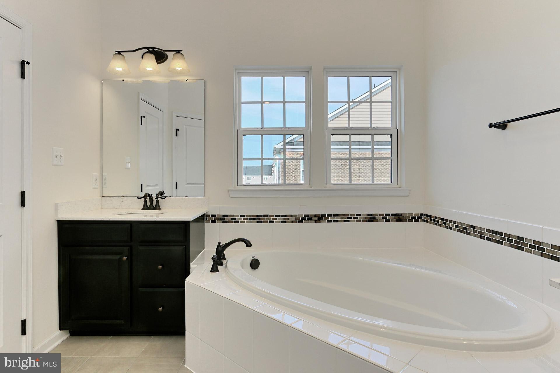 DISCOVERY SQUARE - Residential