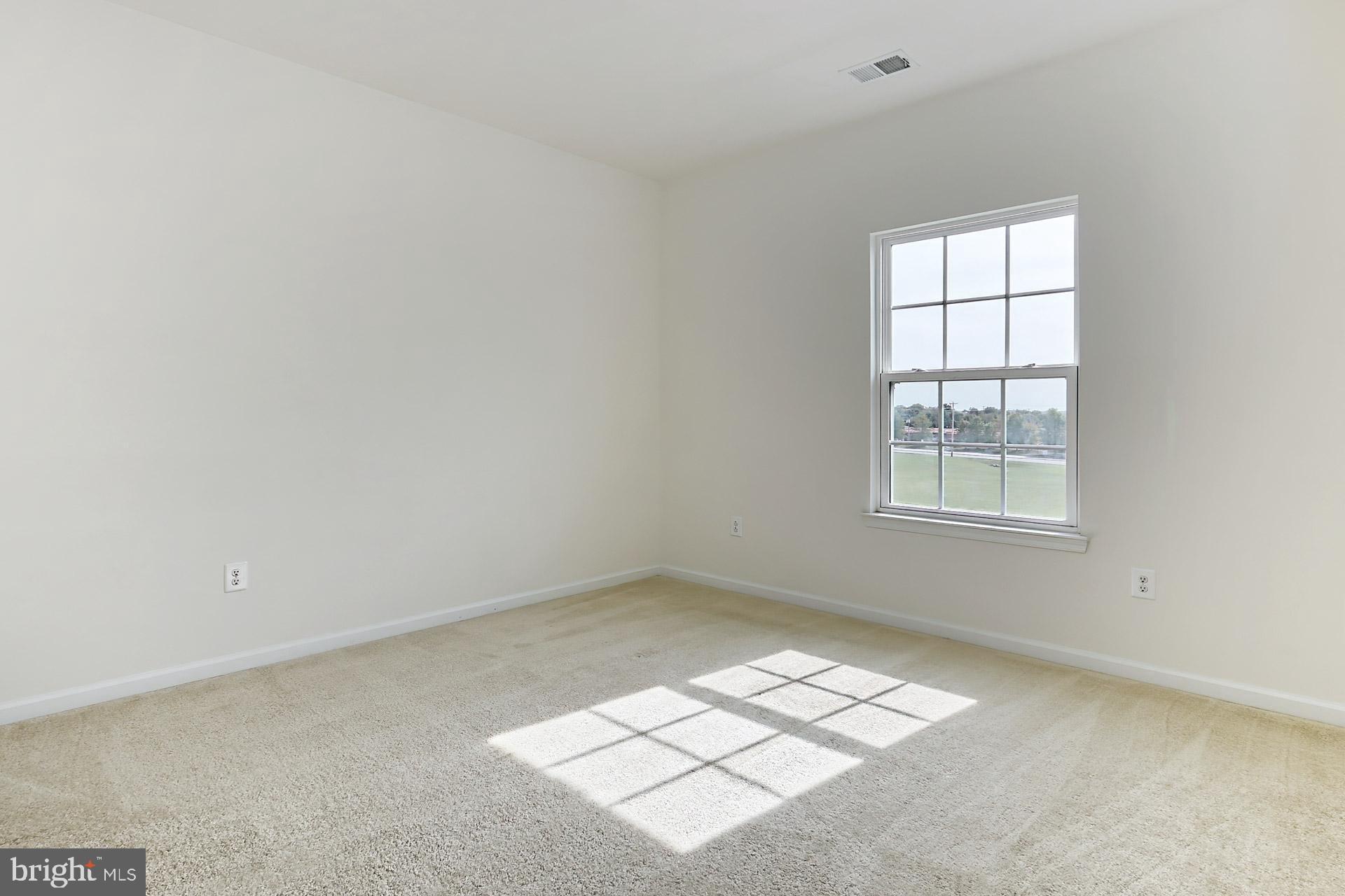 DISCOVERY SQUARE - Residential