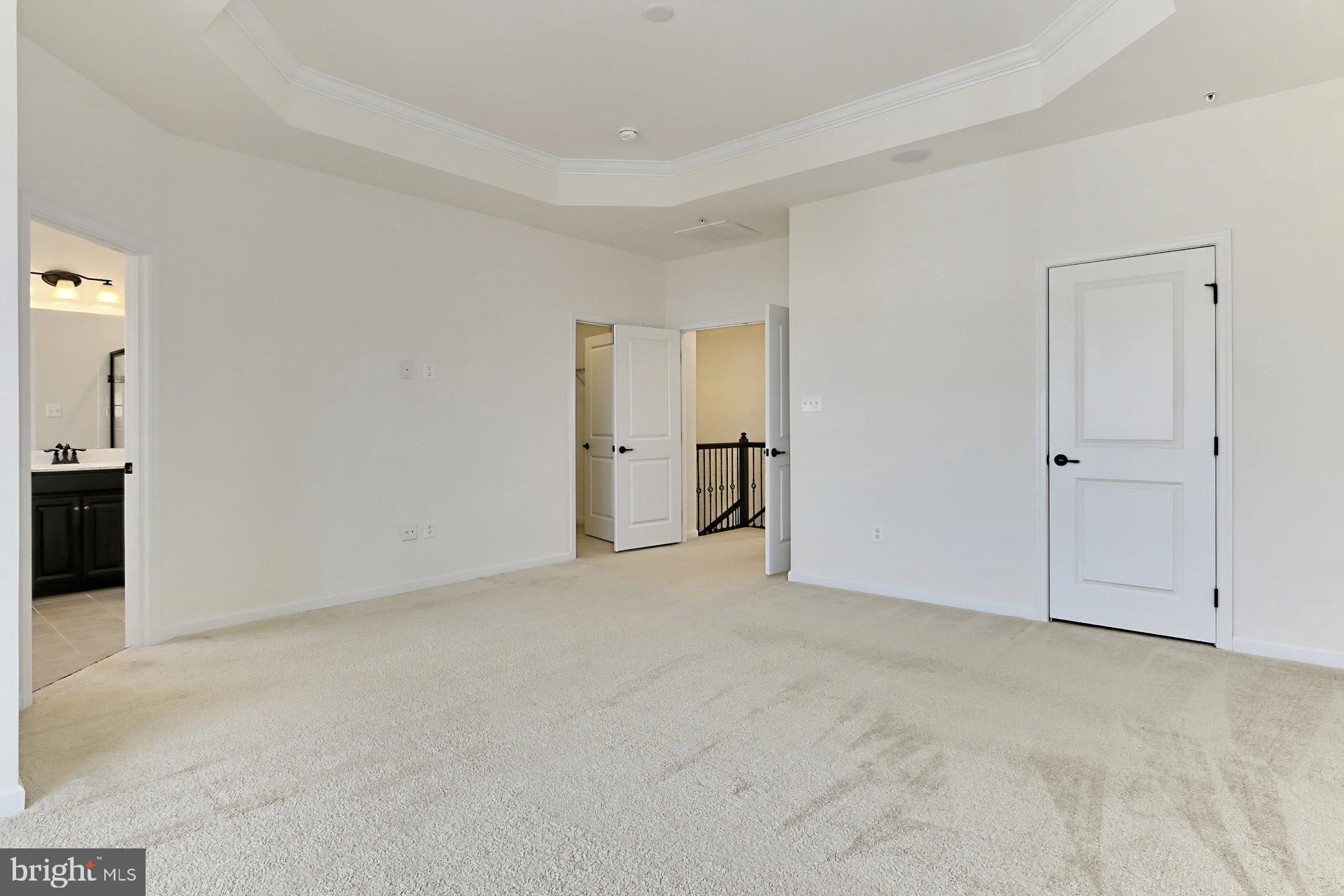 DISCOVERY SQUARE - Residential