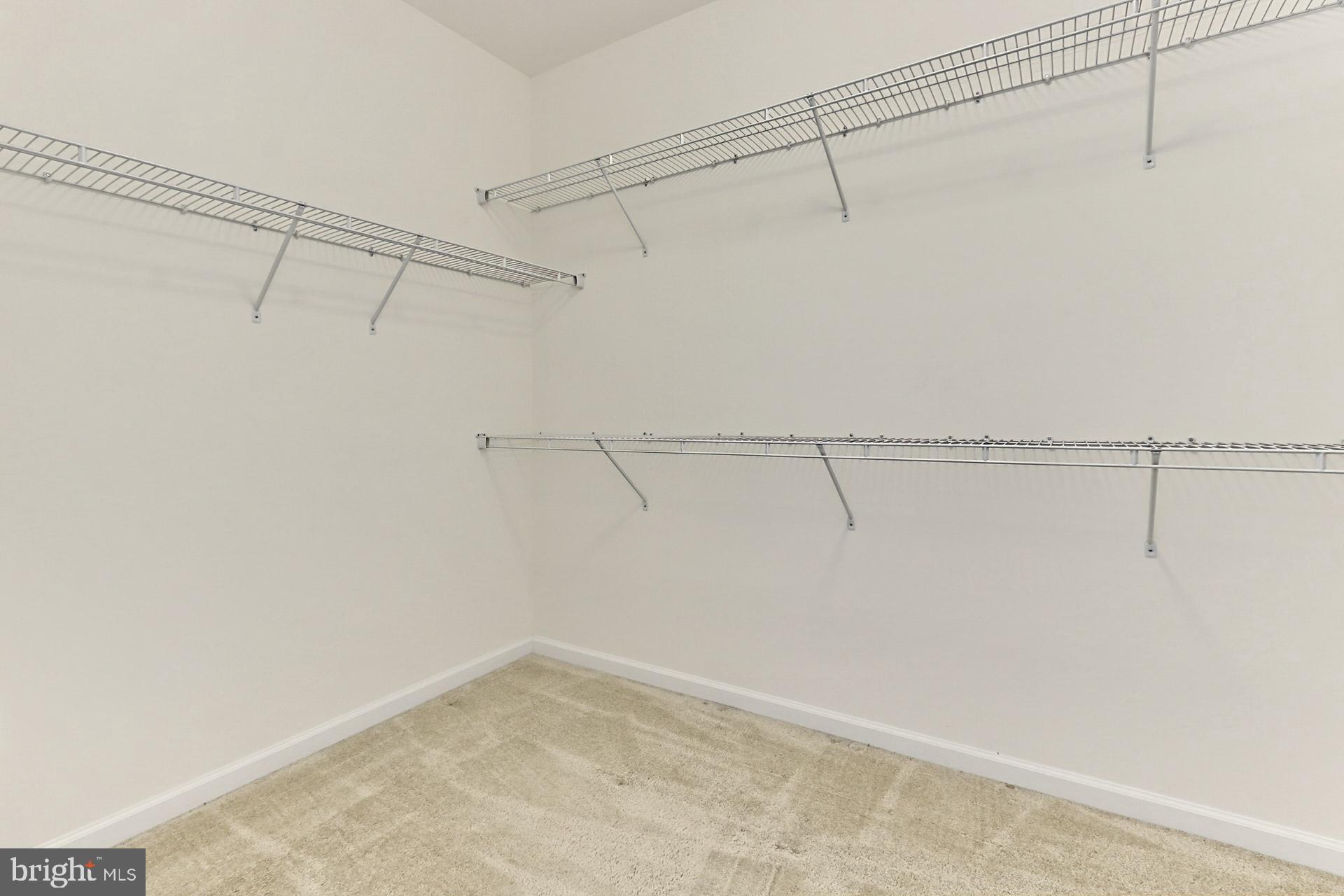 DISCOVERY SQUARE - Residential