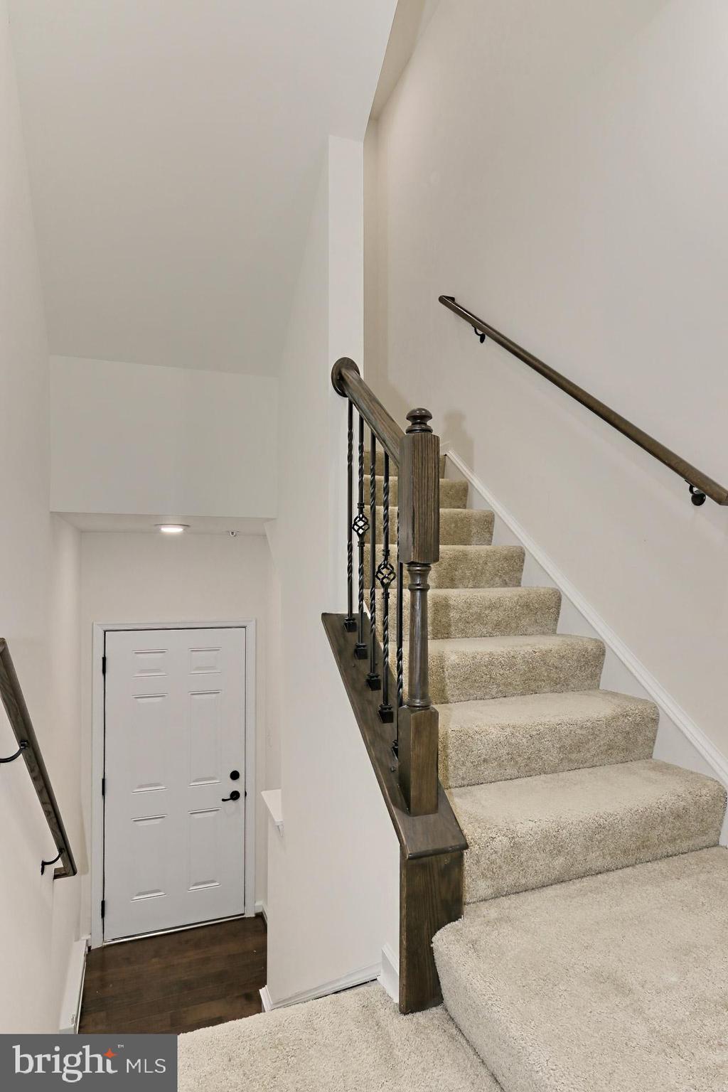 DISCOVERY SQUARE - Residential