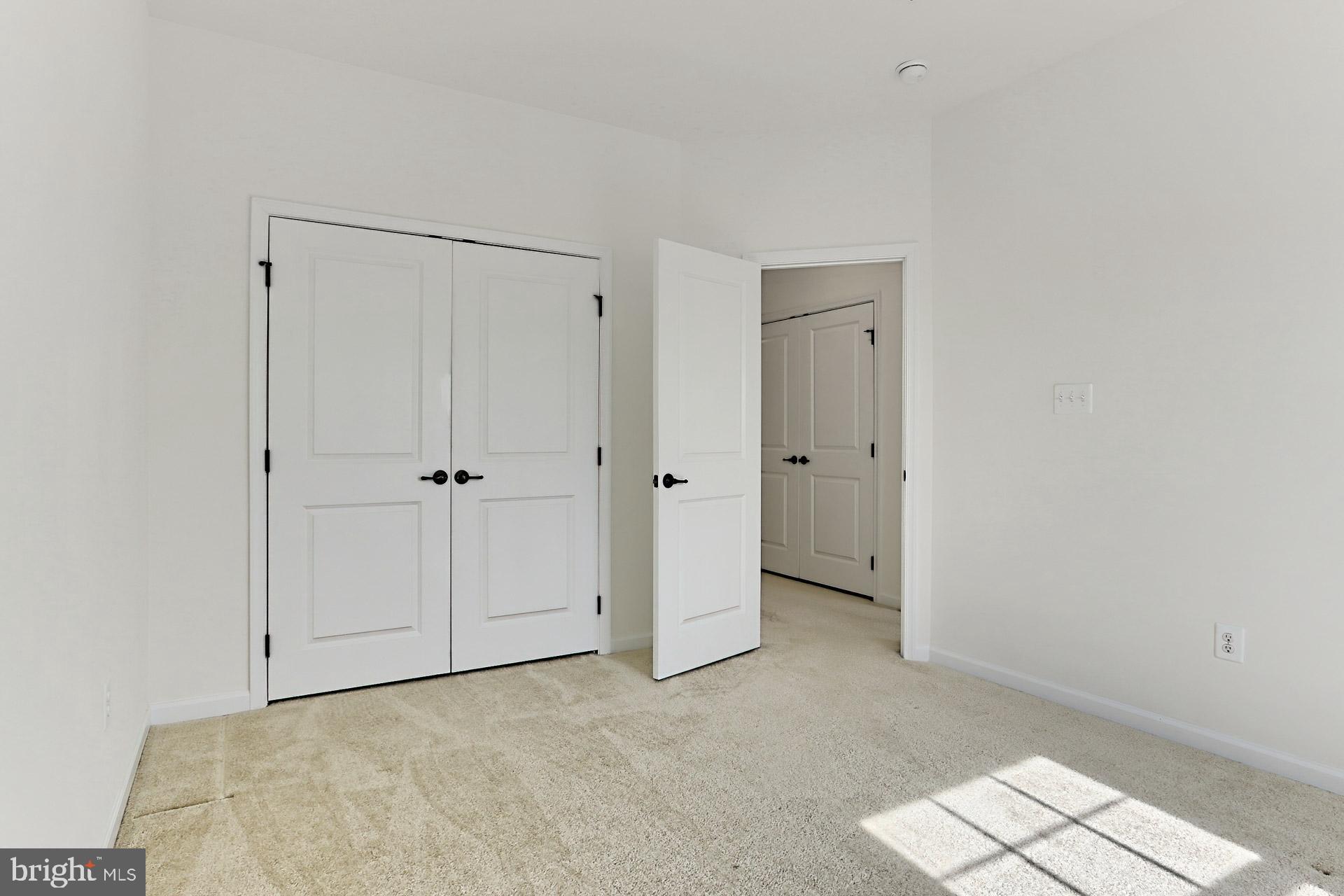 DISCOVERY SQUARE - Residential